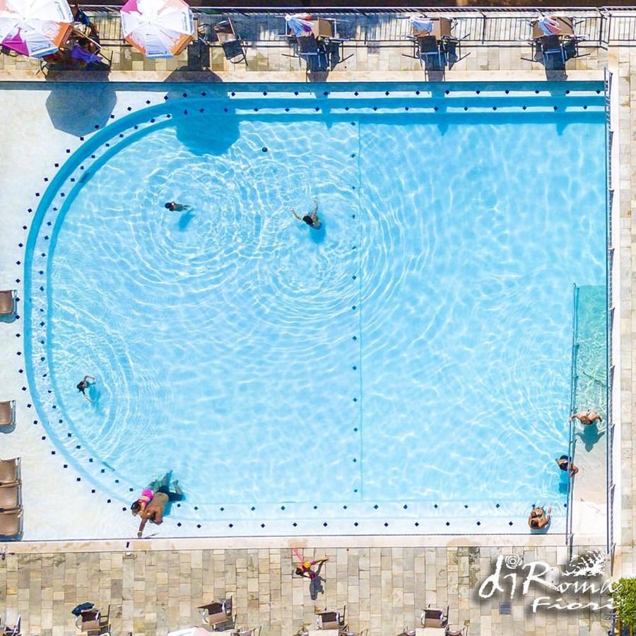 Hotel Diroma Fiori Com Um Dia De Acesso No Acqua Park Diroma Caldas Novas Bagian luar foto
